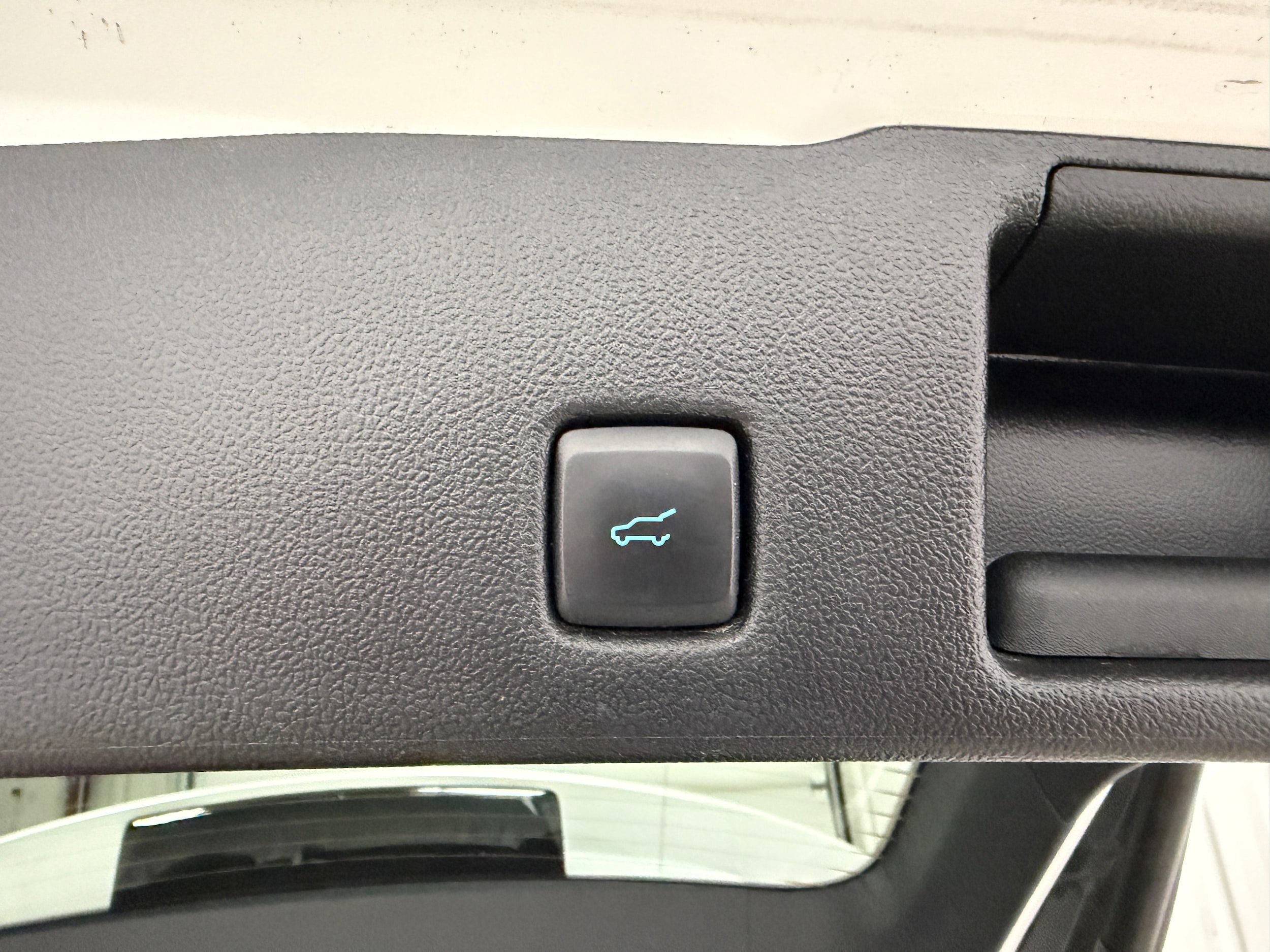Certified 2022 Ford Escape SEL w/ Technology Package AWD/4WD image 25