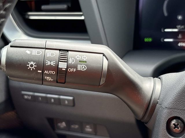 Used 2025 Lexus GX 550 w/ Accessory Package (2T) AWD/4WD image 31