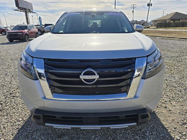 Used 2023 Nissan Pathfinder SL image 5