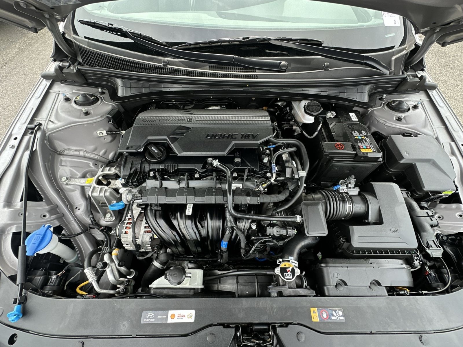 Used 2025 Hyundai Elantra SEL FWD image 29