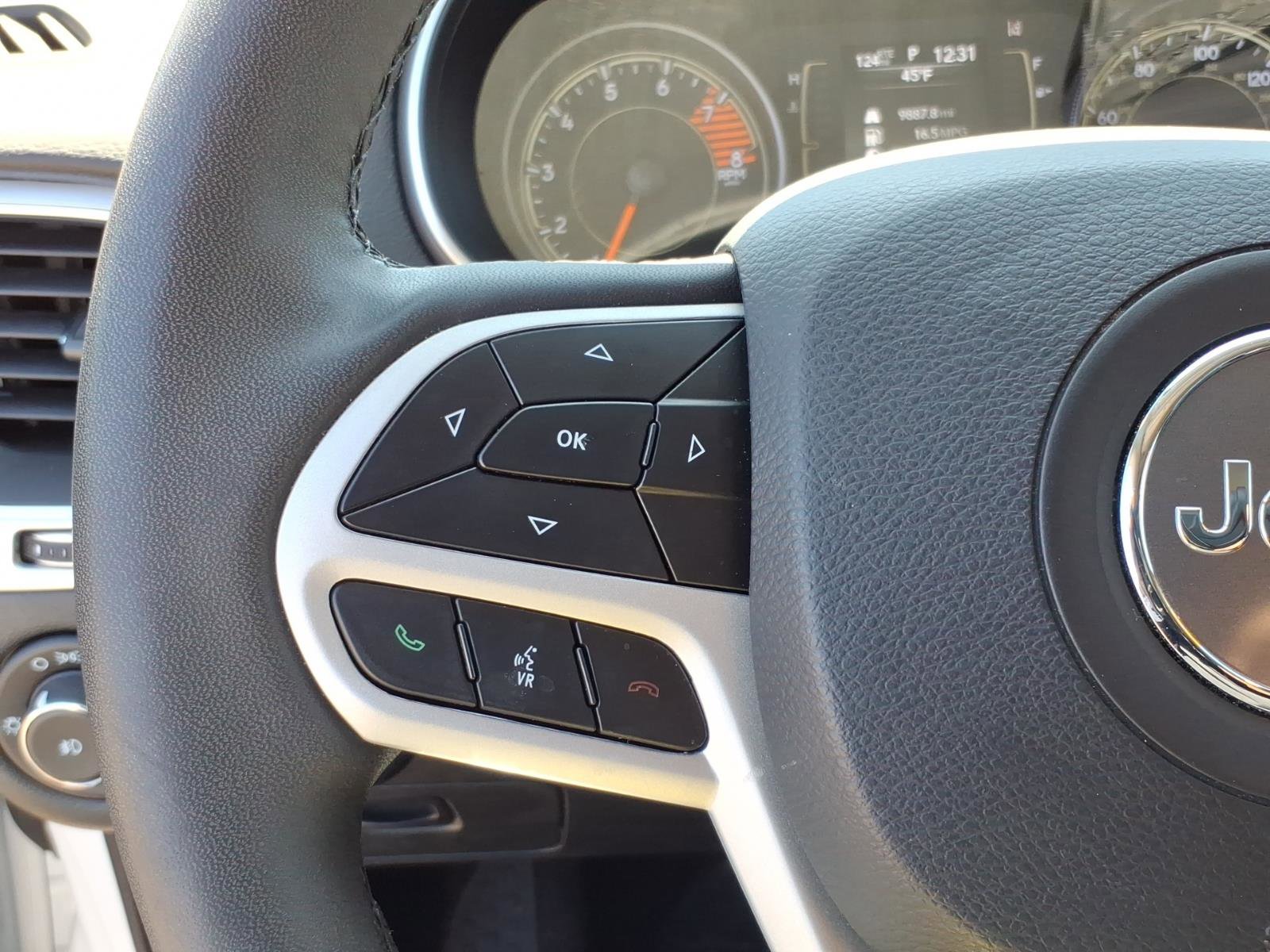 Used 2022 Jeep Cherokee Latitude AWD/4WD image 16