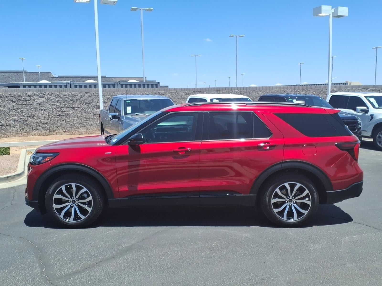Certified 2025 Ford Explorer ST-Line RWD image 7
