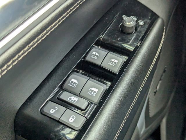 Used 2023 Jeep Wagoneer Series III w/ Preferred Equipment Group image 24