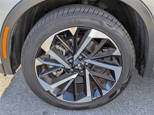 Used 2024 Mitsubishi Outlander SE image 11