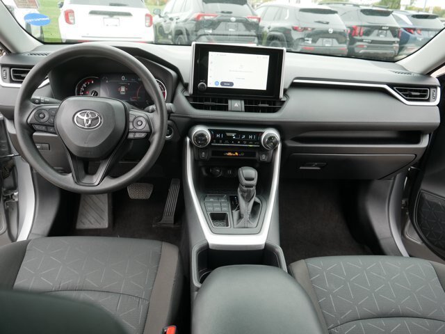 Used 2025 Toyota RAV4 XLE AWD/4WD image 21