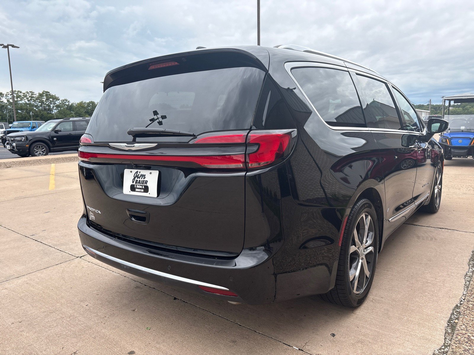 Used 2026 Chrysler Pacifica Pinnacle FWD image 11