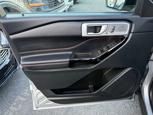 Certified 2022 Ford Explorer ST-Line w/ Class IV Trailer Tow Package image 15