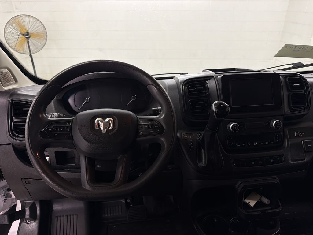 Used 2024 RAM ProMaster 2500 w/ Convenience Group FWD image 9