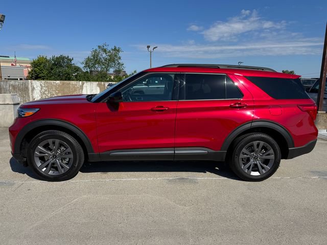 Certified 2023 Ford Explorer XLT w/ Equipment Group 202A AWD/4WD image 7