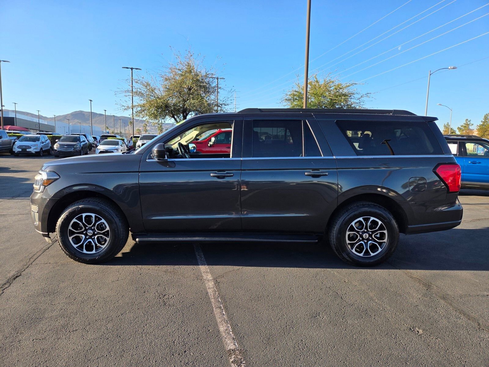 Certified 2024 Ford Expedition Max XLT image 3