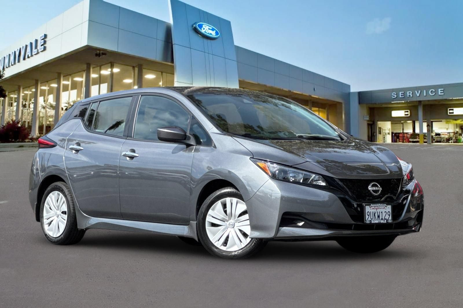 Used 2025 Nissan Leaf S FWD image 2