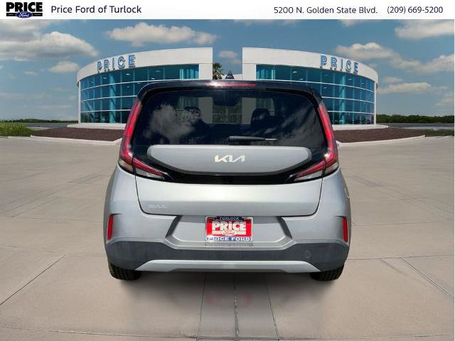 Used 2023 Kia Soul LX w/ Option Group 015 FWD image 6