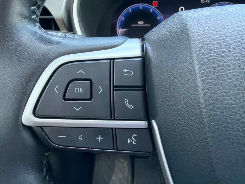 Used 2023 Toyota Highlander Limited FWD image 29