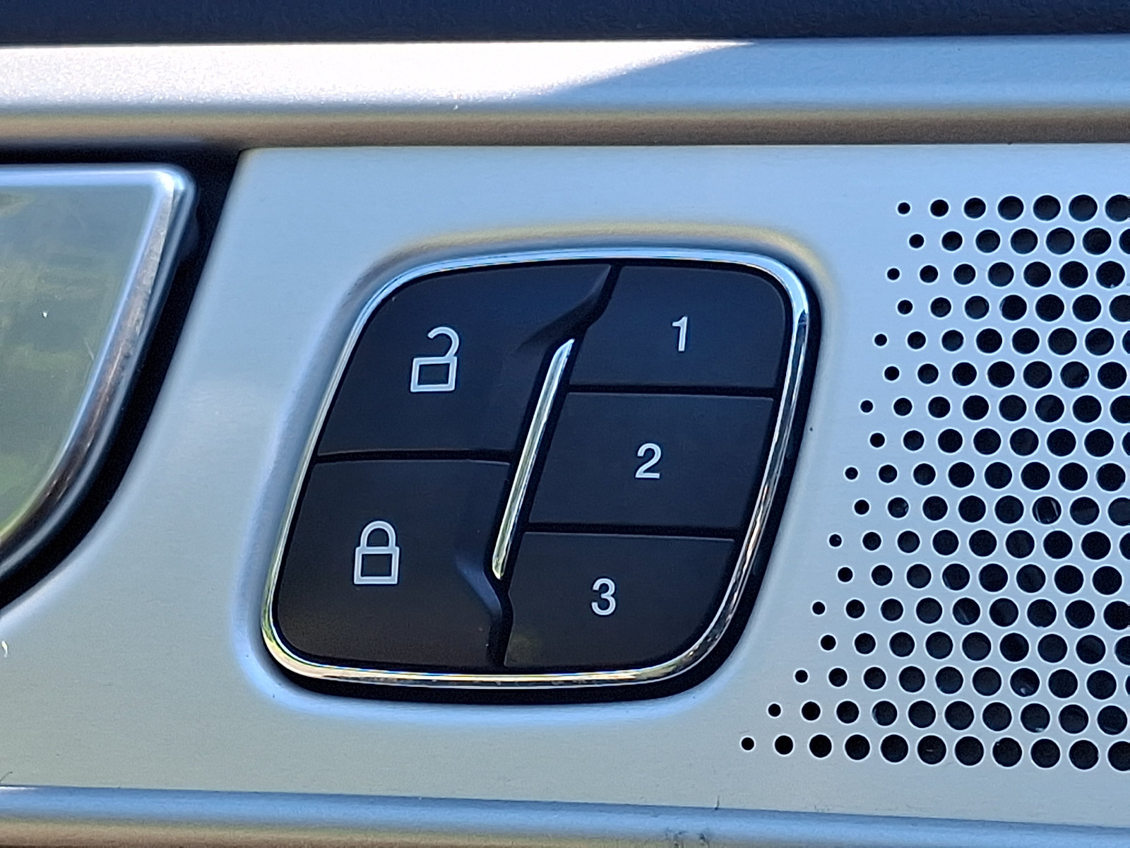 Certified 2023 Ford Explorer Limited w/ Limited Technology Package AWD/4WD image 29