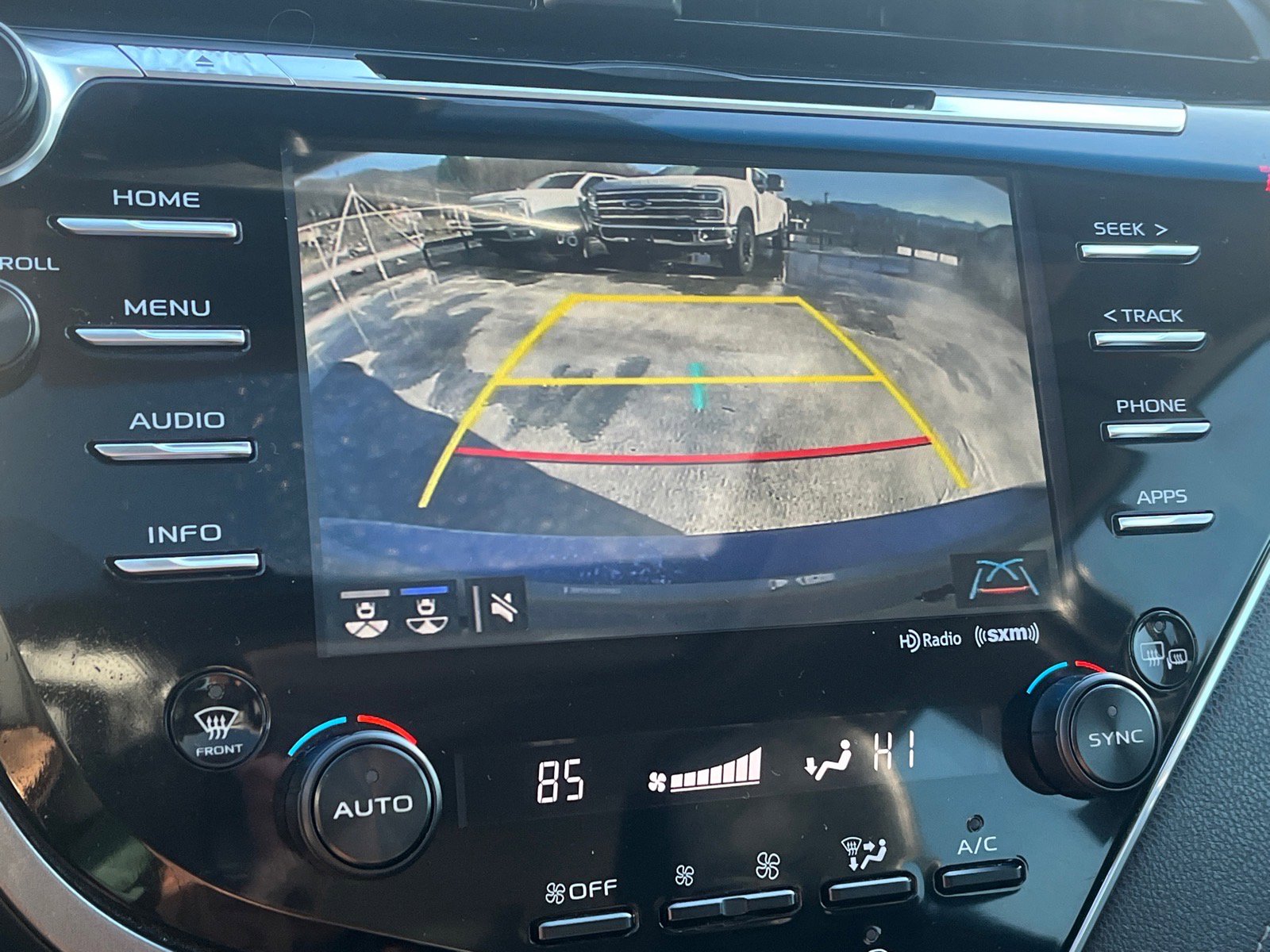 Used 2018 Toyota Camry SE image 11