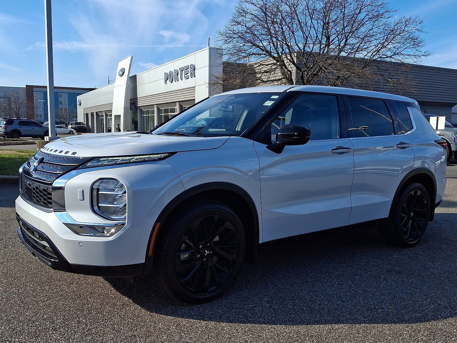 Used 2023 Mitsubishi Outlander SE Black Edition image 2