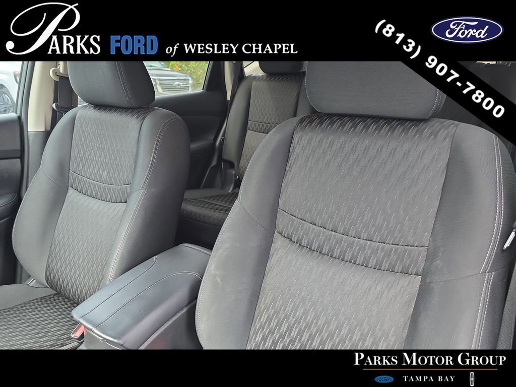 Used 2018 Nissan Rogue SV AWD/4WD image 20