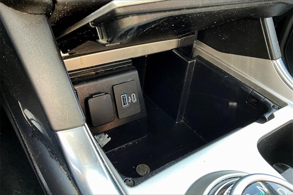 Certified 2022 Ford Explorer XLT w/ Equipment Group 202A image 28