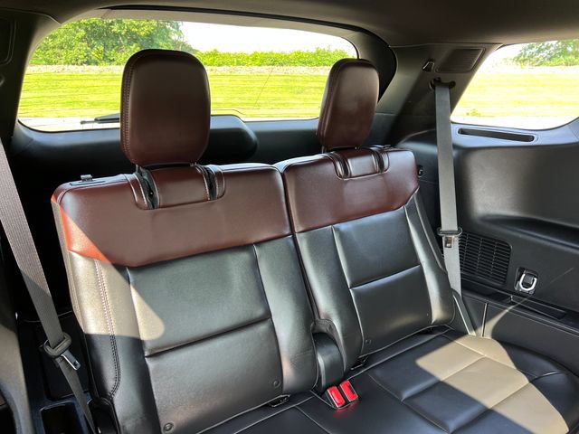 Certified 2023 Ford Explorer Platinum w/ Technology Package AWD/4WD image 31