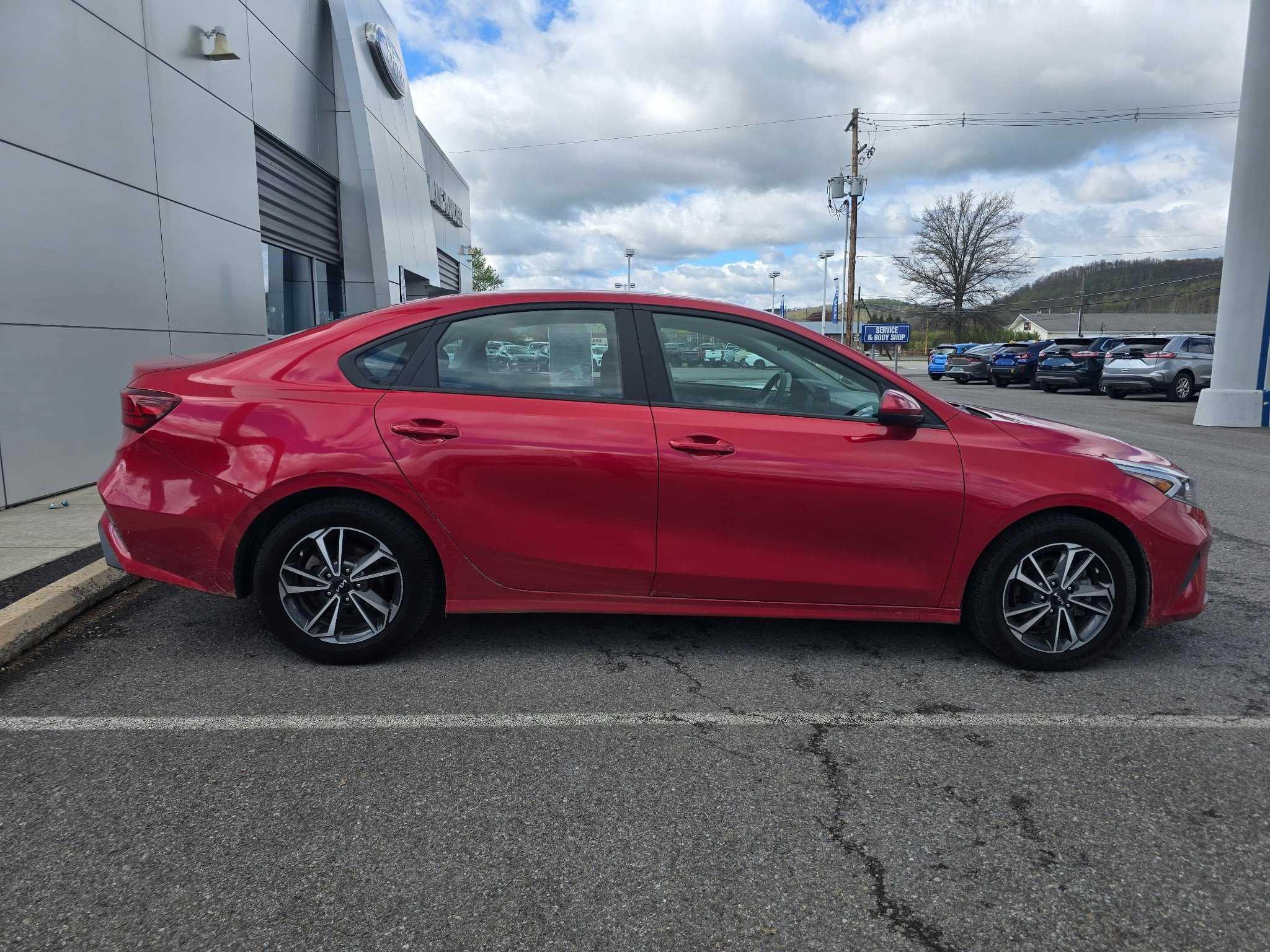 Used 2023 Kia Forte LXS FWD image 2