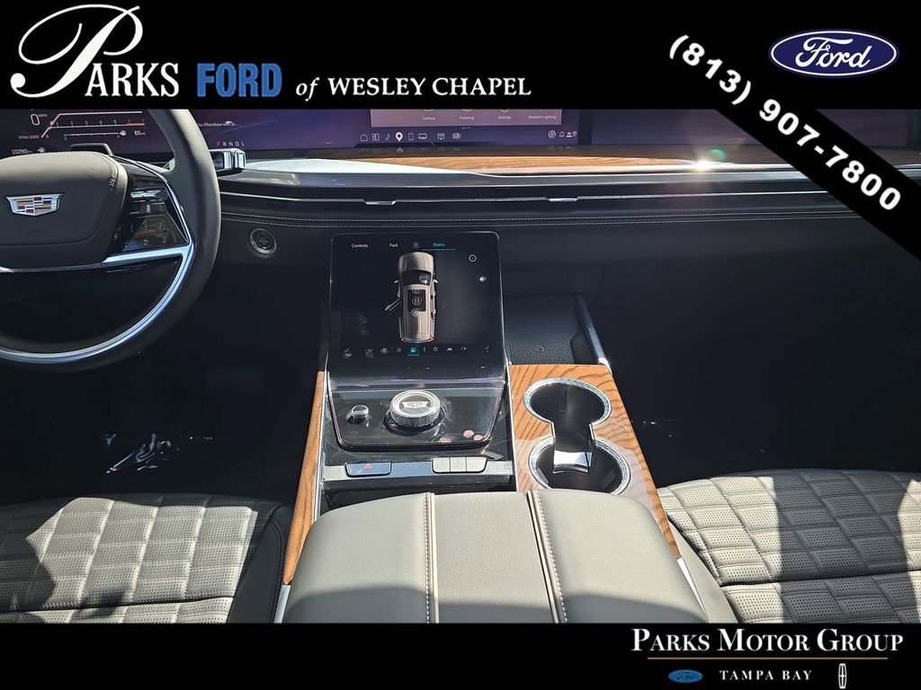 Used 2025 Cadillac Escalade ESV Sport Platinum w/ LPO, ONYX Package image 13