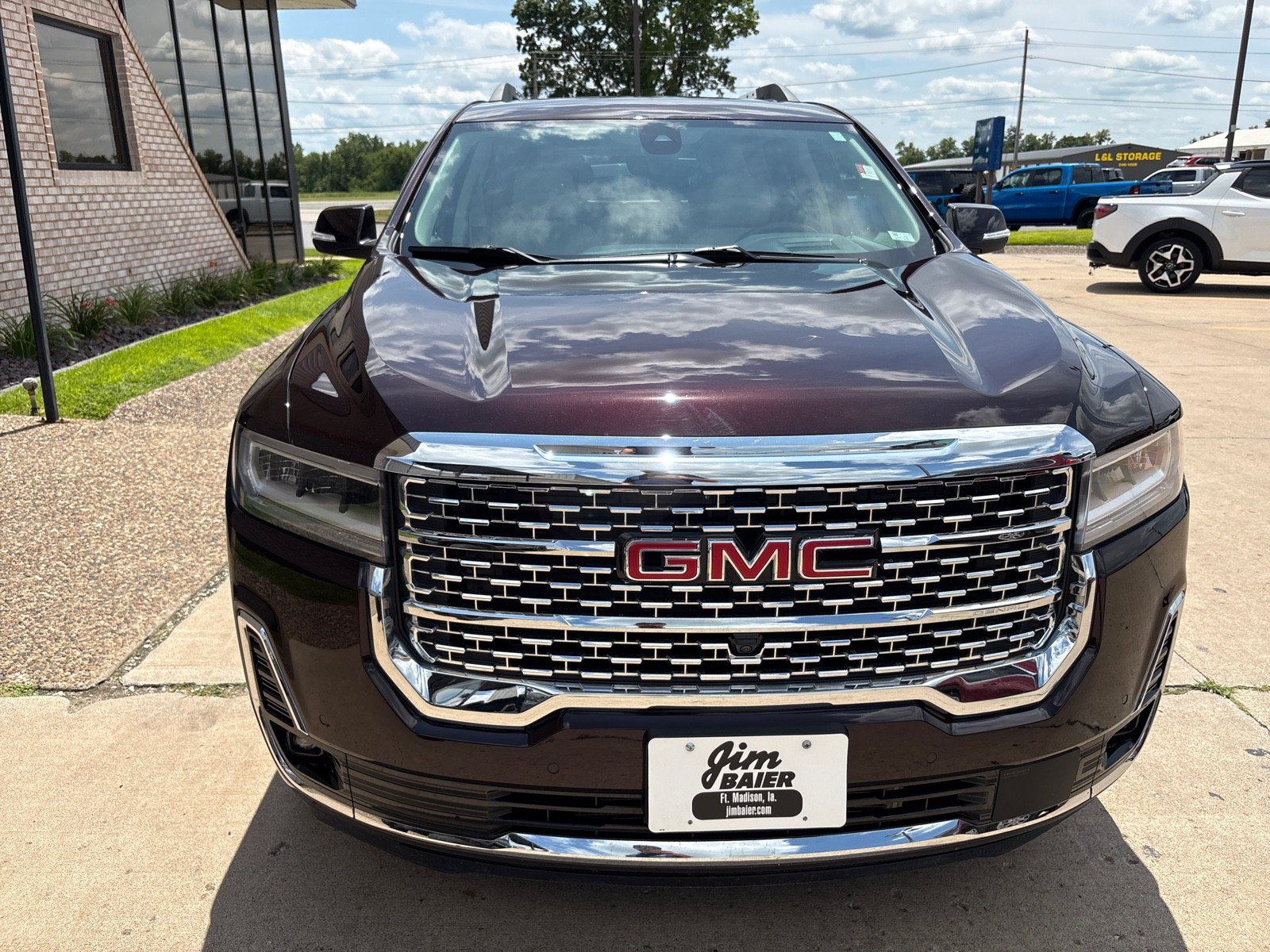 Used 2020 GMC Acadia Denali w/ Technology Package AWD/4WD image 9