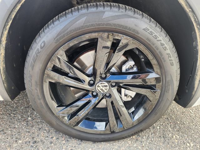 Used 2023 Volkswagen Tiguan SE R-Line AWD/4WD image 19