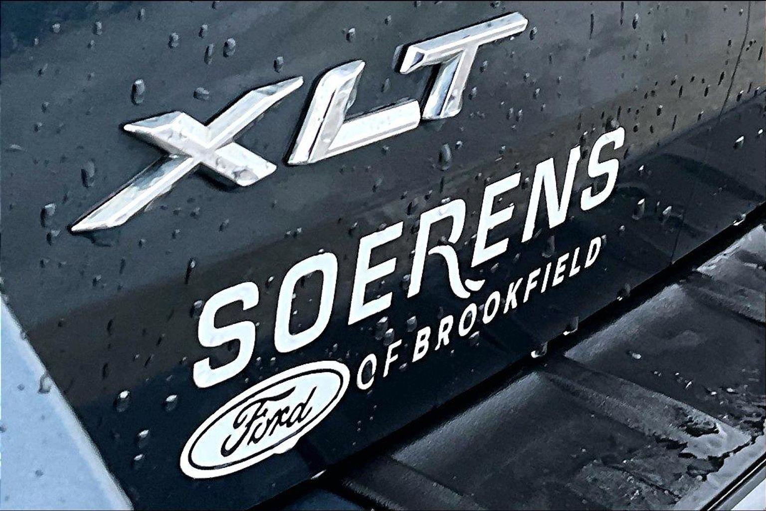 Certified 2022 Ford Explorer XLT w/ Equipment Group 202A image 18