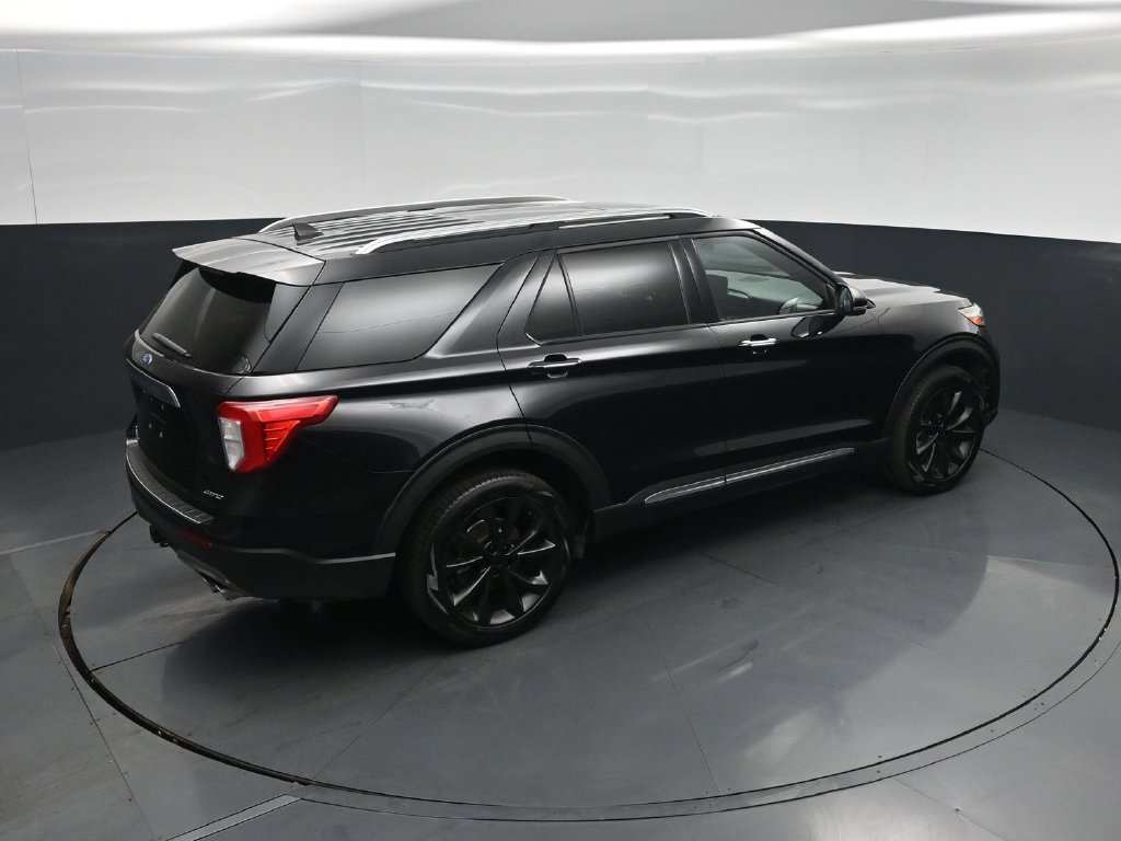 Certified 2022 Ford Explorer Platinum w/ Equipment Group 601A AWD/4WD image 41