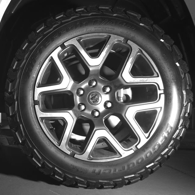 Used 2025 RAM 1500 Laramie AWD/4WD image 18