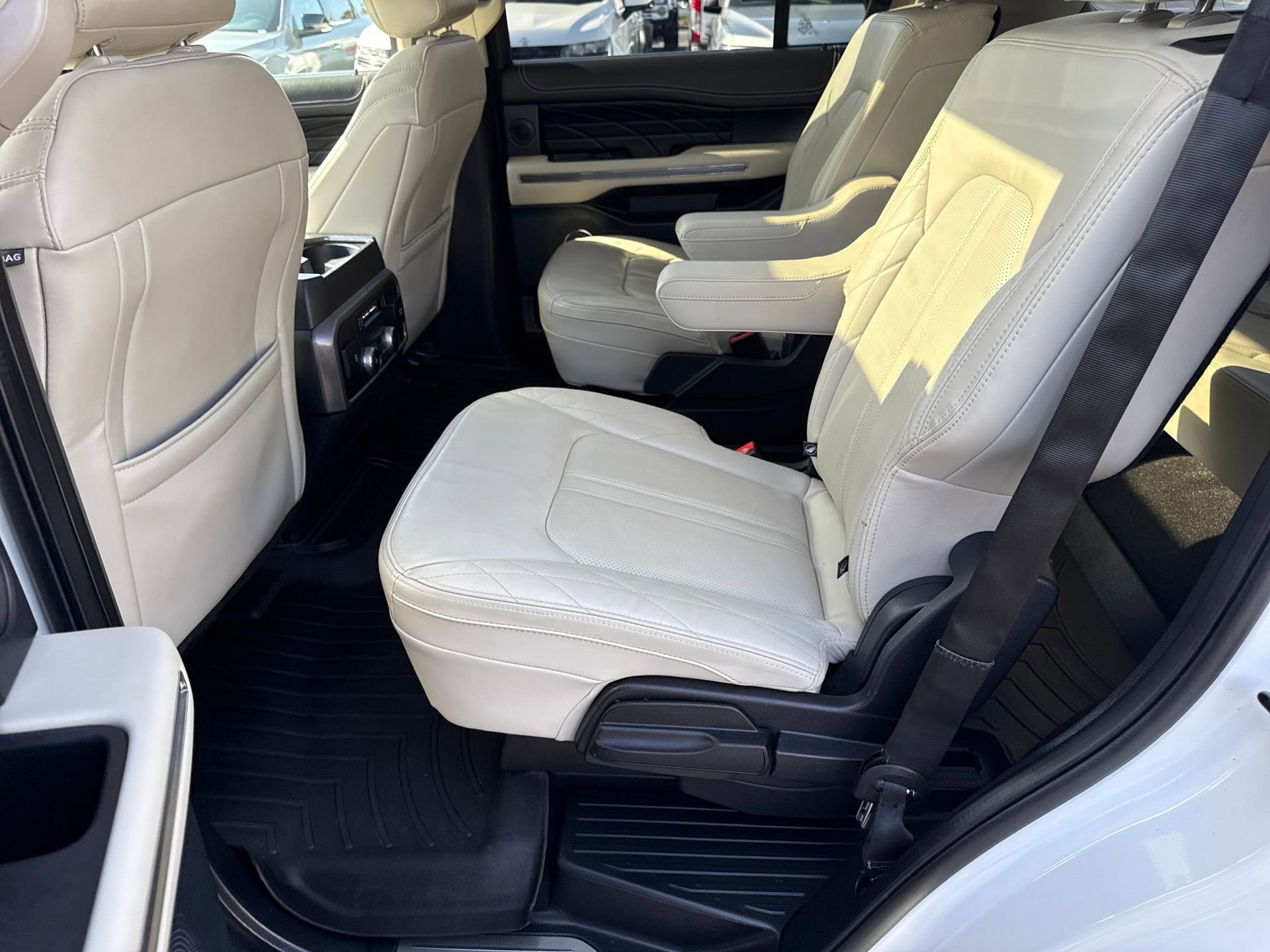 Certified 2020 Ford Expedition Platinum image 28