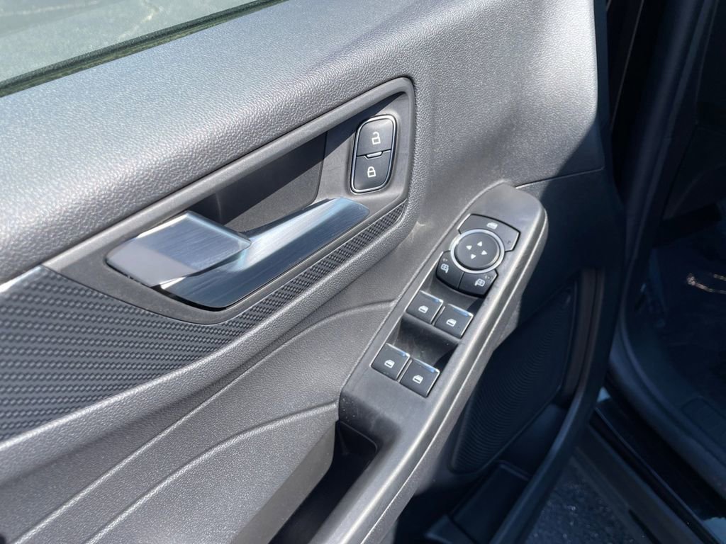 Certified 2025 Ford Escape ST-Line image 11