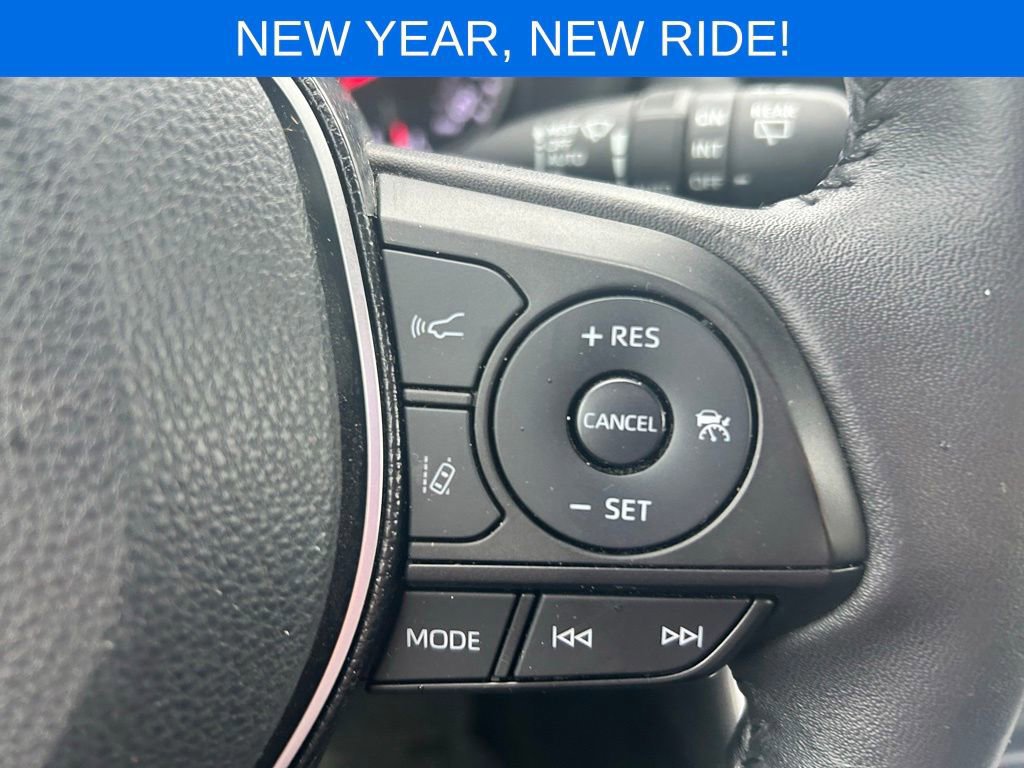 Used 2021 Toyota RAV4 XLE image 30