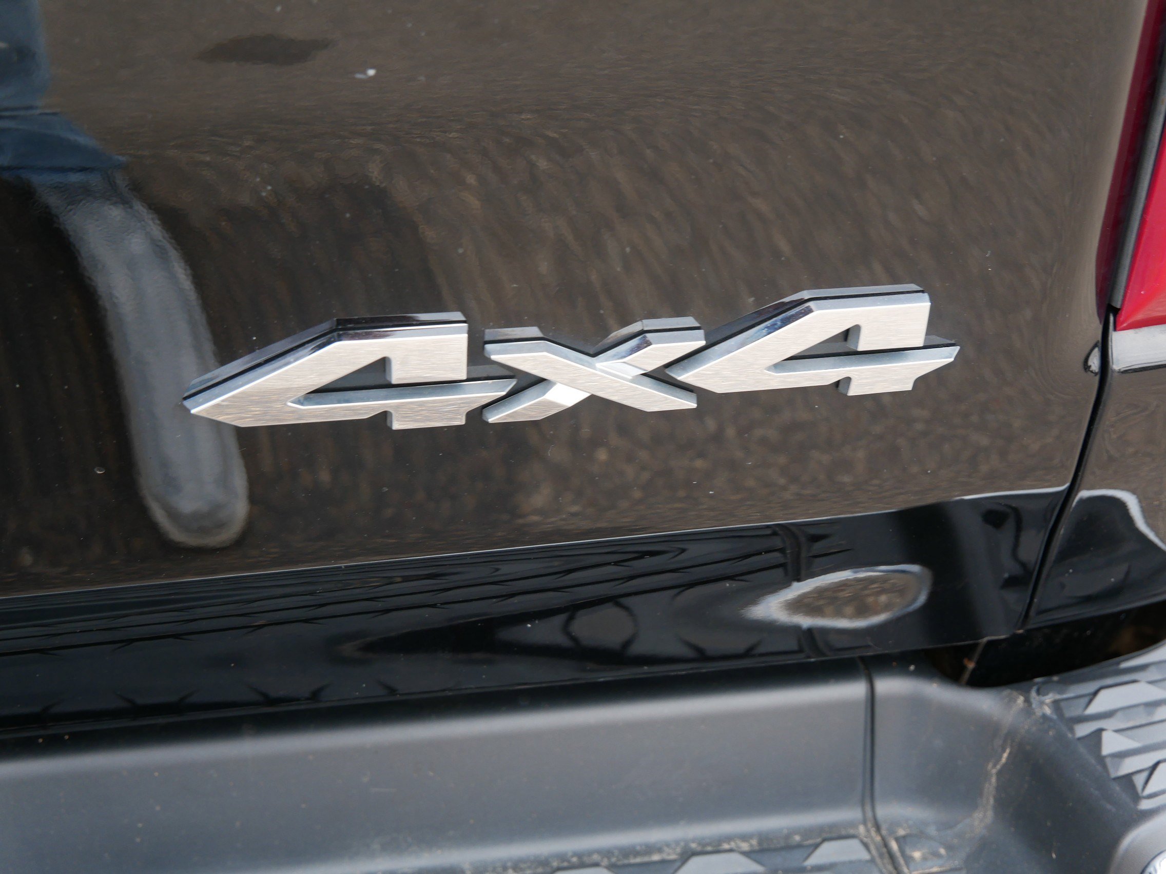 Used 2020 RAM 1500 Laramie AWD/4WD image 18