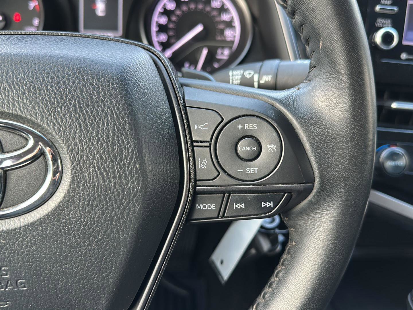 Used 2024 Toyota Camry SE image 27