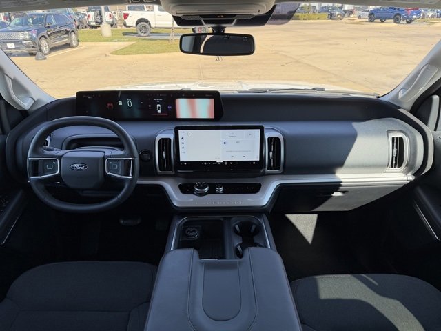 Certified 2025 Ford Expedition Active image 24