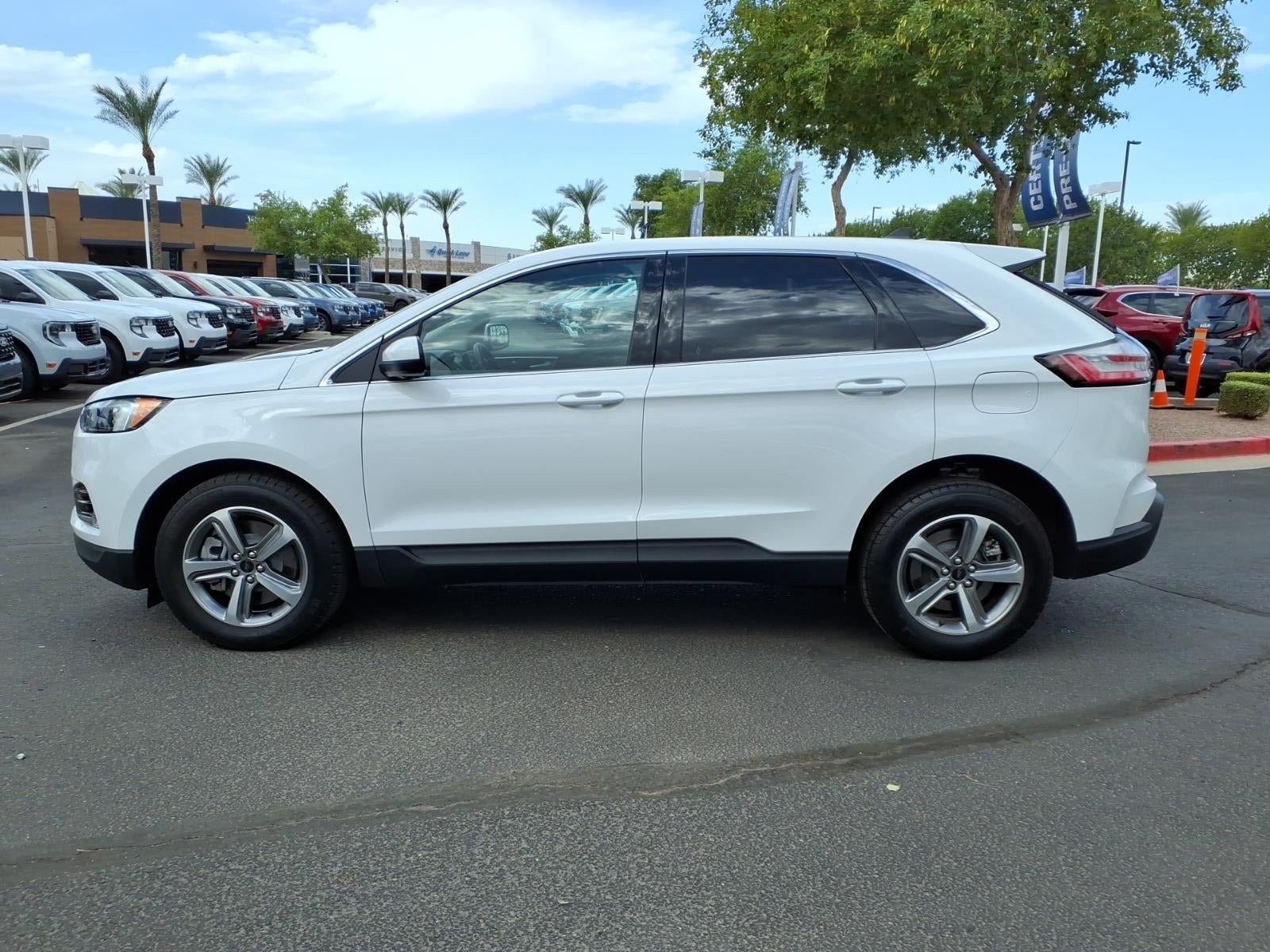Certified 2023 Ford Edge SEL w/ Convenience Package AWD/4WD image 7
