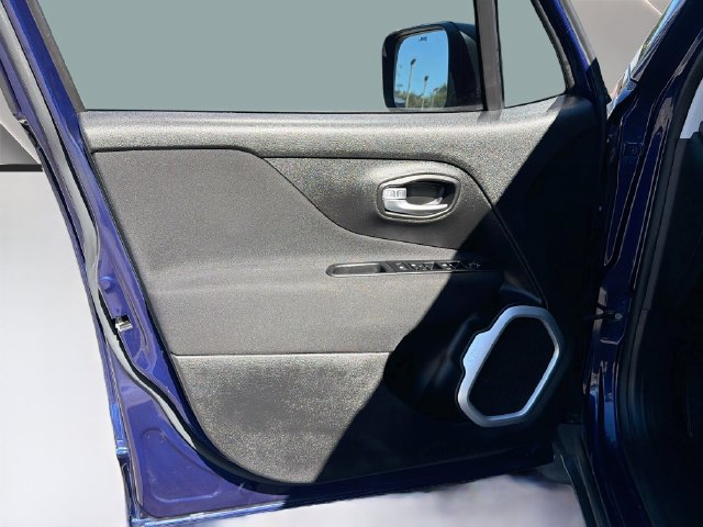 Used 2019 Jeep Renegade Sport FWD image 20