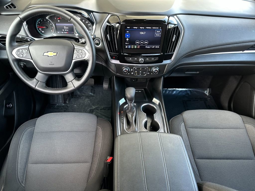 Used 2023 Chevrolet Traverse LT image 12