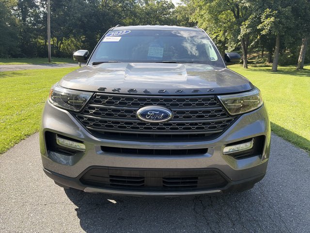 Certified 2022 Ford Explorer XLT w/ Equipment Group 202A AWD/4WD image 8