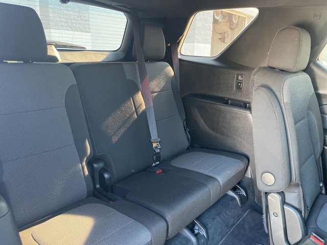 Used 2022 Chevrolet Traverse LT image 36