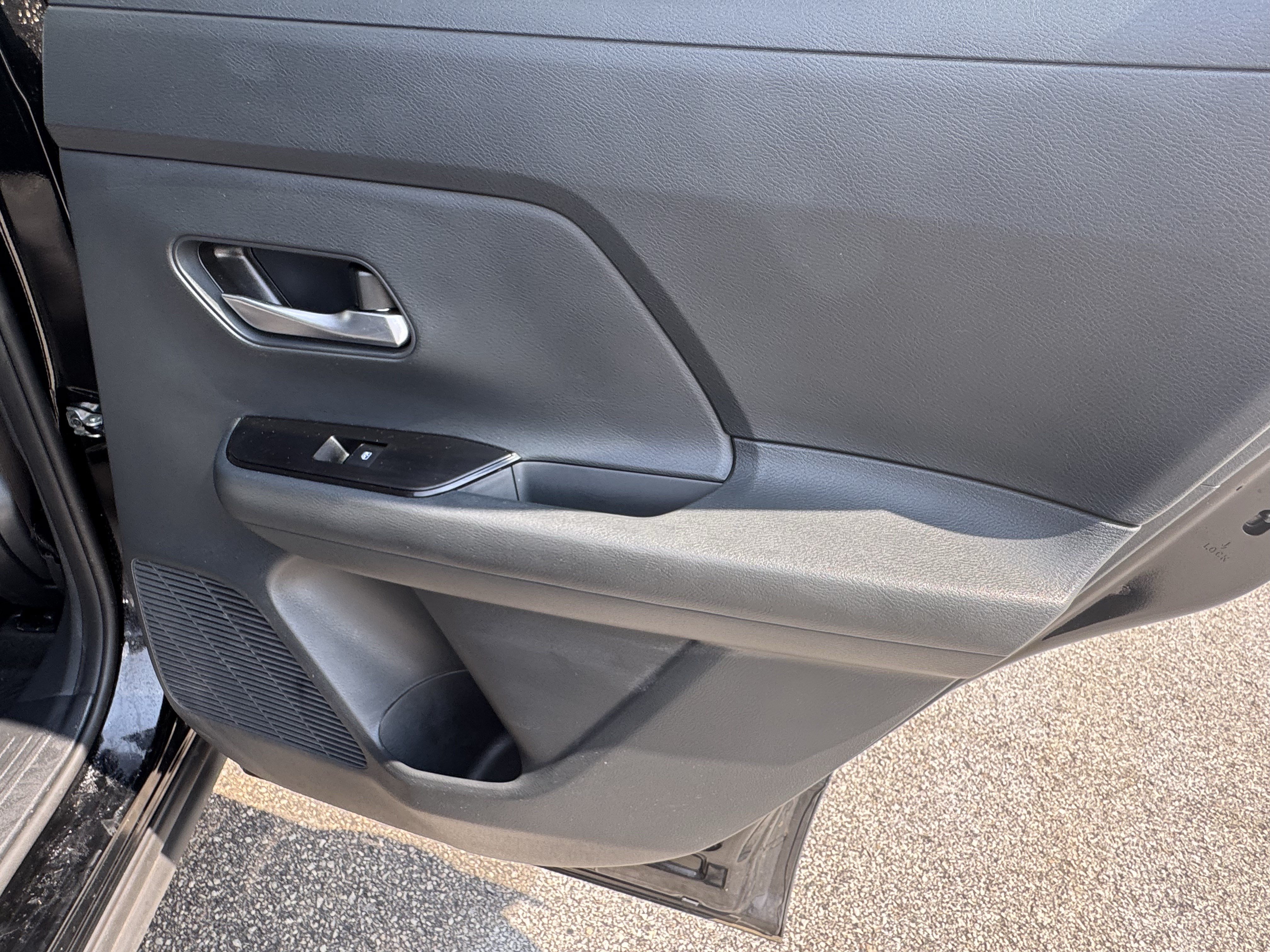 Used 2026 Nissan Kicks SV FWD image 17