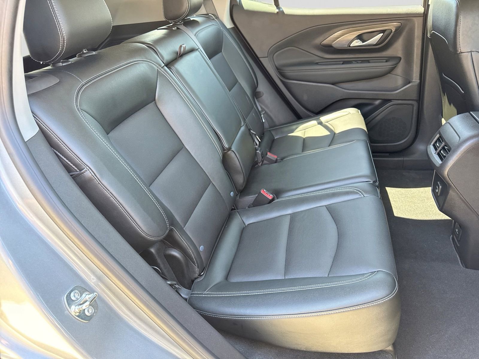 Used 2024 GMC Terrain SLT w/ Elevation Edition AWD/4WD image 24