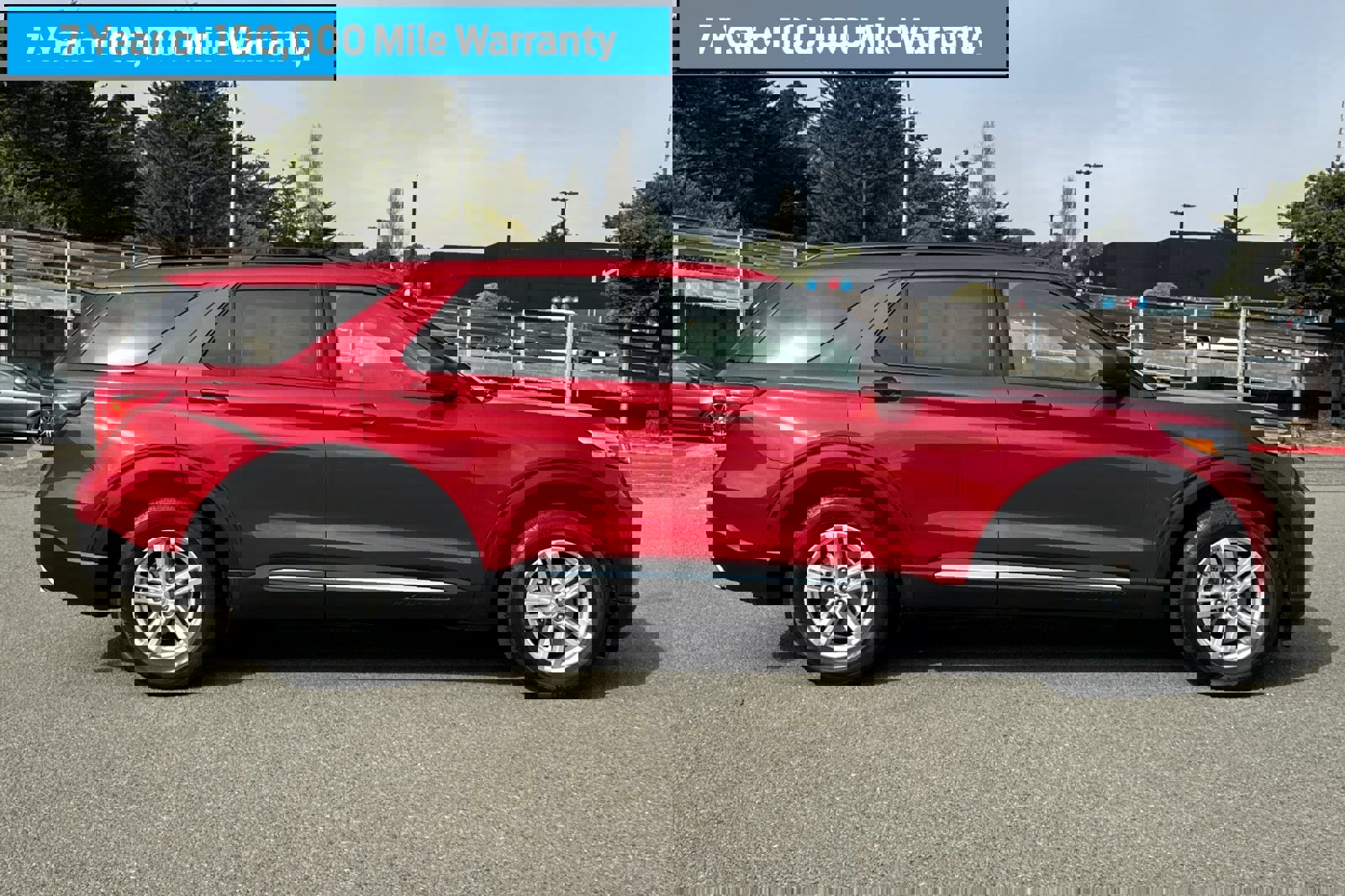 Certified 2022 Ford Explorer XLT w/ Equipment Group 202A image 3