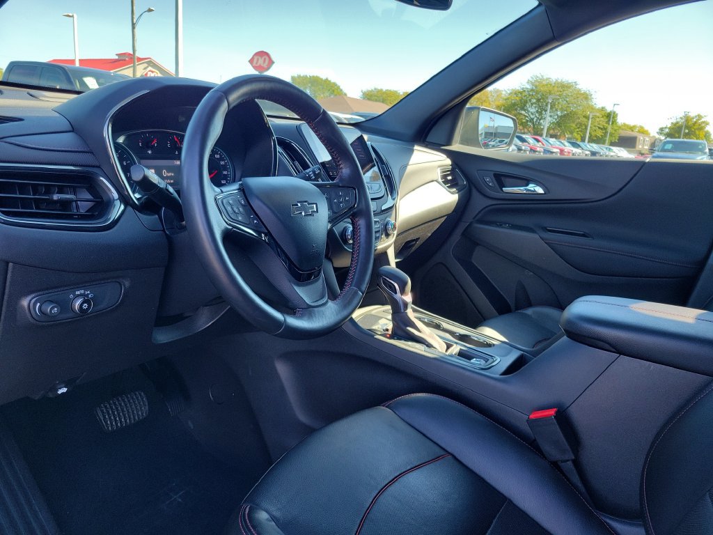 Used 2022 Chevrolet Equinox RS w/ RS Leather Package FWD image 21