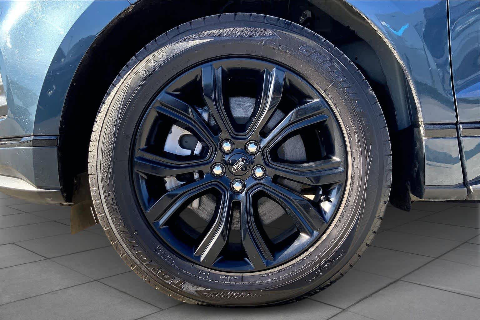 Certified 2024 Ford Edge SE w/ Black Appearance Package AWD/4WD image 13