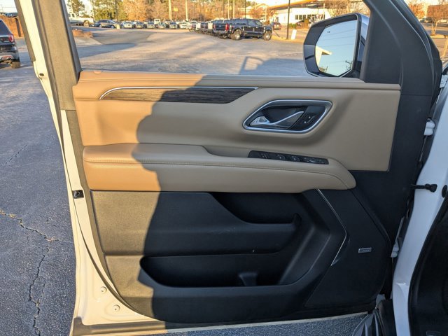 Used 2021 Chevrolet Tahoe Premier w/ Premium Package image 12