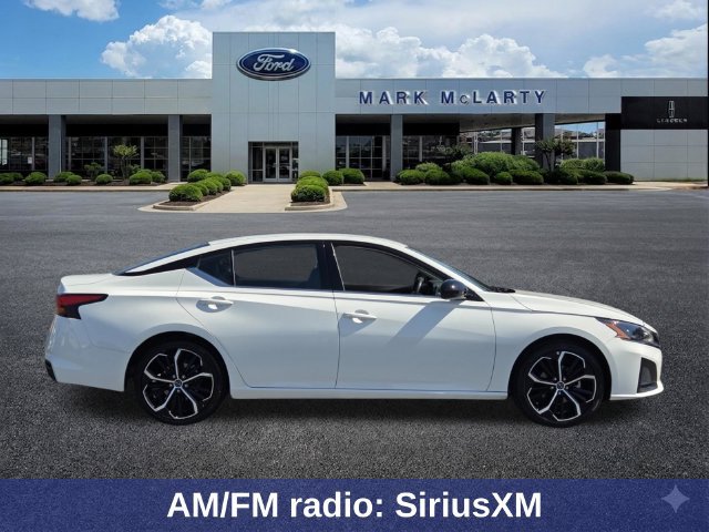 Used 2024 Nissan Altima 2.5 SR FWD image 7
