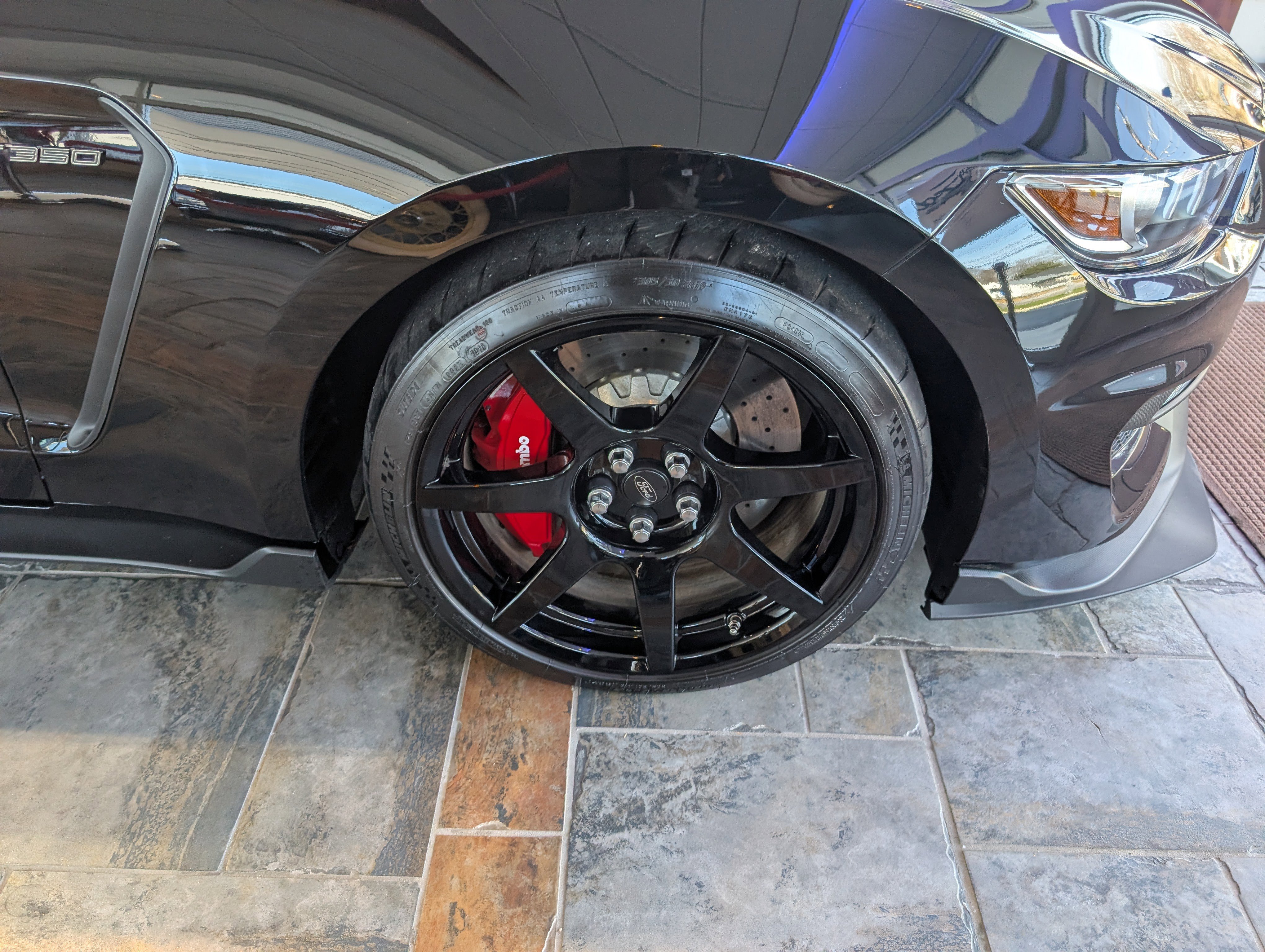 Certified 2017 Ford Mustang Shelby GT350R w/ GT350R Equipment Group 920A image 10