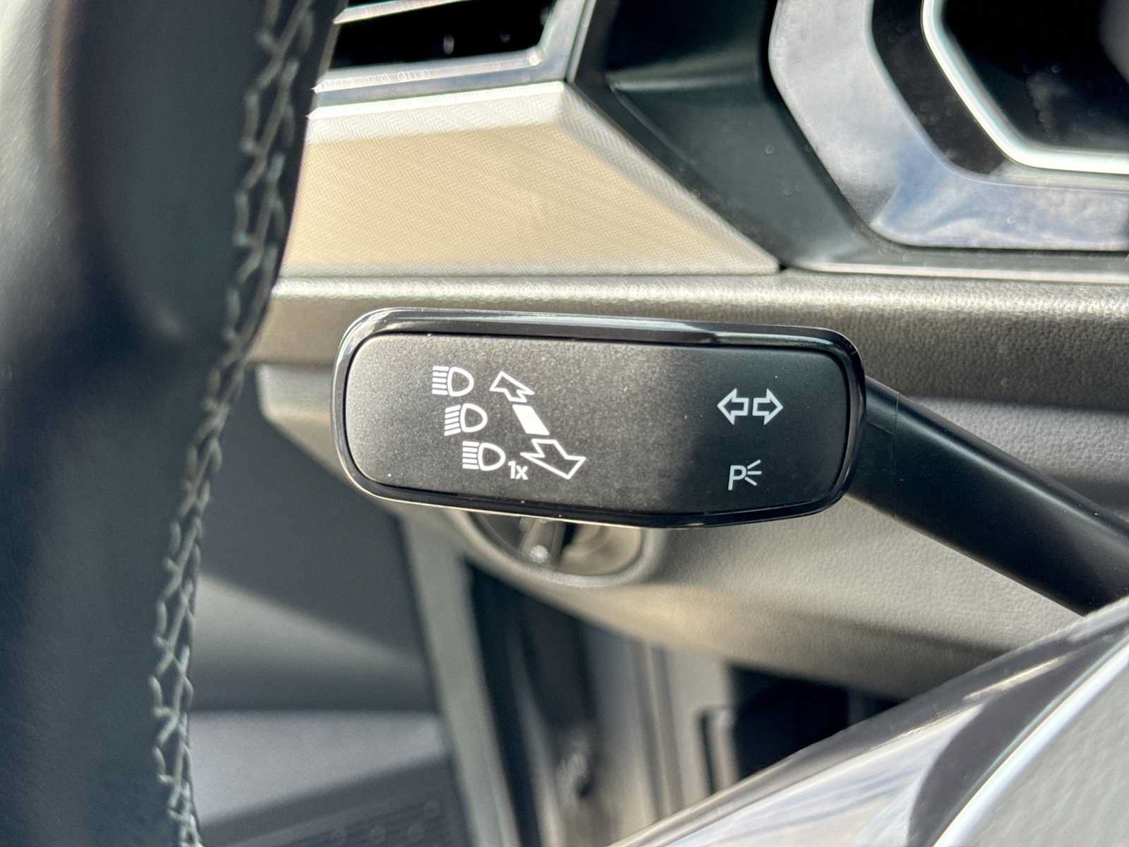 Used 2020 Volkswagen Jetta R-Line FWD image 27
